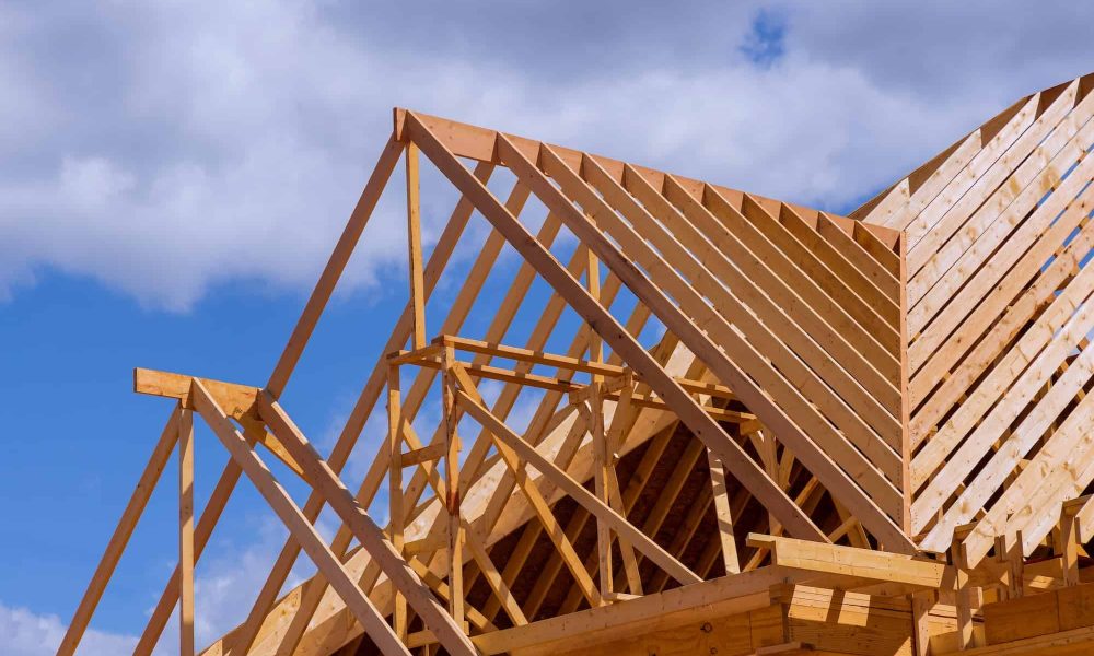 The construction of wooden roof a wooden roofing overlap construction.